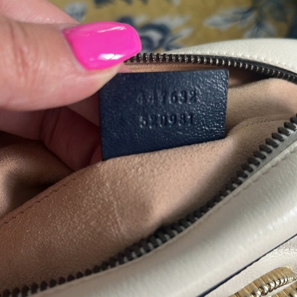 Gucci like new cream and Navy - Picture 7 of 9